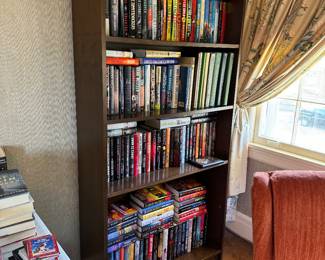 39	$50 	Bookcase 76x30x18