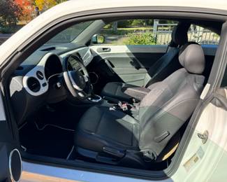 2013 VOLKSWAGEN BEETLE 3VWJP7AT7DM659260                  
100451 miles