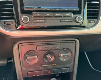 2013 VOLKSWAGEN BEETLE 3VWJP7AT7DM659260                  
100451 miles