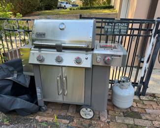 66	$375 	Weber grill Genesis II  LX gas  - Has cover 