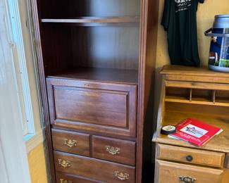 73	$80 	Cabinet brown 30L	