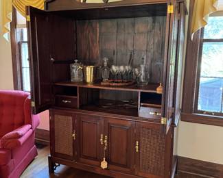 9	$495 	Mahogany & cane Bar/TV cabinet 88Tx58Wx26D	