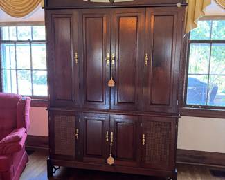 9	$495 	Mahogany & cane Bar/TV cabinet 88Tx58Wx26D	
