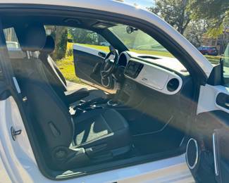2013 VOLKSWAGEN BEETLE 3VWJP7AT7DM659260                  
100451 miles