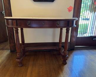 2	$180 	Console foyer composite oval top 45x20x30									