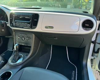 2013 VOLKSWAGEN BEETLE 3VWJP7AT7DM659260                  
100451 miles