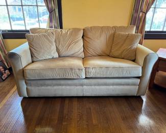 23	$150 	Made in USA Chartreuse green sofa/hideway bed full size bed - arm rest need cleaning 