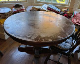17	$200 	Kitchen solid table with 1 leave + 3 chairs 	