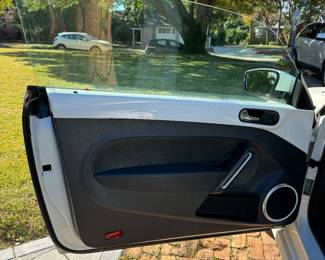 2013 VOLKSWAGEN BEETLE 3VWJP7AT7DM659260                  
100451 miles