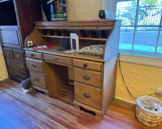 72	$100 	Desk pine 53L	
