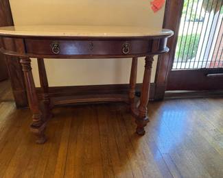 2	$180 	Console foyer composite oval top 45x20x30									