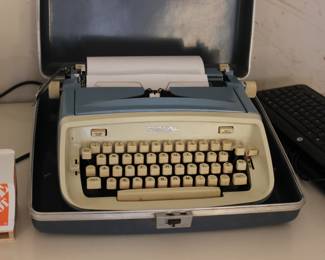ROYAL ELECTRIC TYPEWRITER