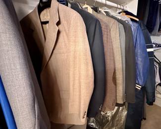 Men's sport coats and suits, mostly size 44L.