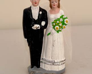 Vintage (1960's ?) bride and groom wedding cake topper.