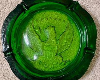 Vintage 10" green seven-star Presidential Glass Eagle cigar ashtray.