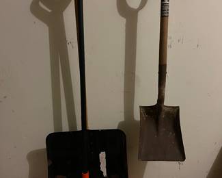 Tools/shovels show 