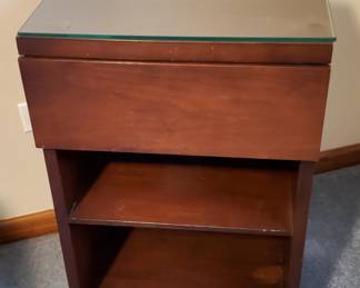 Kroehler Nightstand 