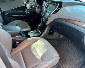 2017 Hyundai Santa Fe Ultimate. 99,500 miles. 