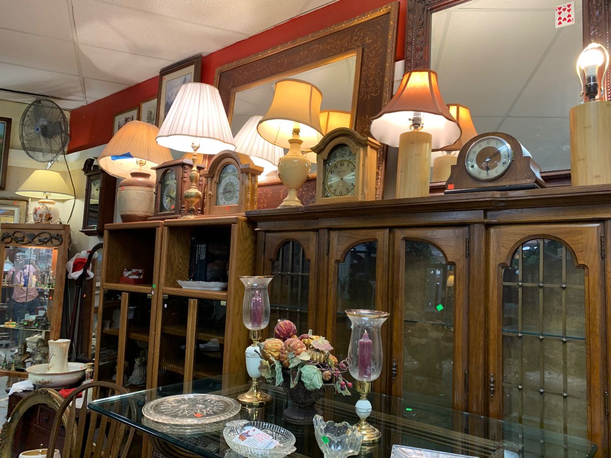 1050 ALL ESTATE MERCHANDISE in New Braunfels, TX starts on 12/7/2023