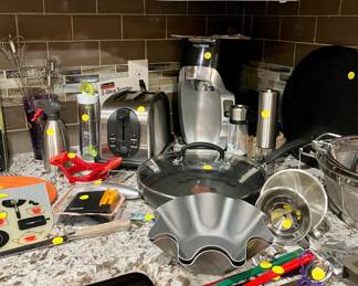 Many, many kitchen items!
