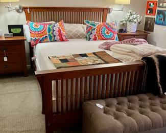 Kincaid Queen Bedroom Set