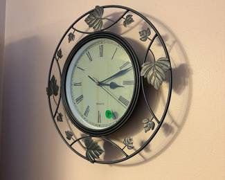 M25 - $10 wall clock