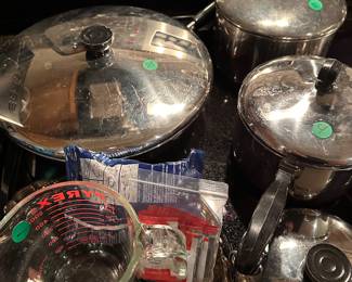 M152 - $25 revere ware skillet with lid