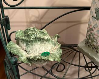 M122 - $10 decorative cabbage