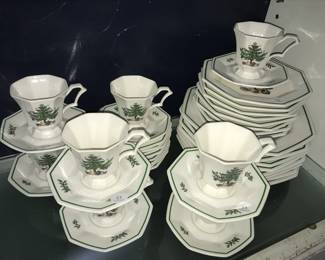 Spoke Christmas China Set Orlando Auction