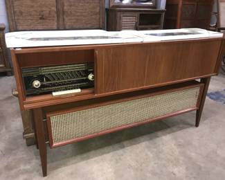 Vintage Stereo Cabinet, Mid Century Orlando Auction