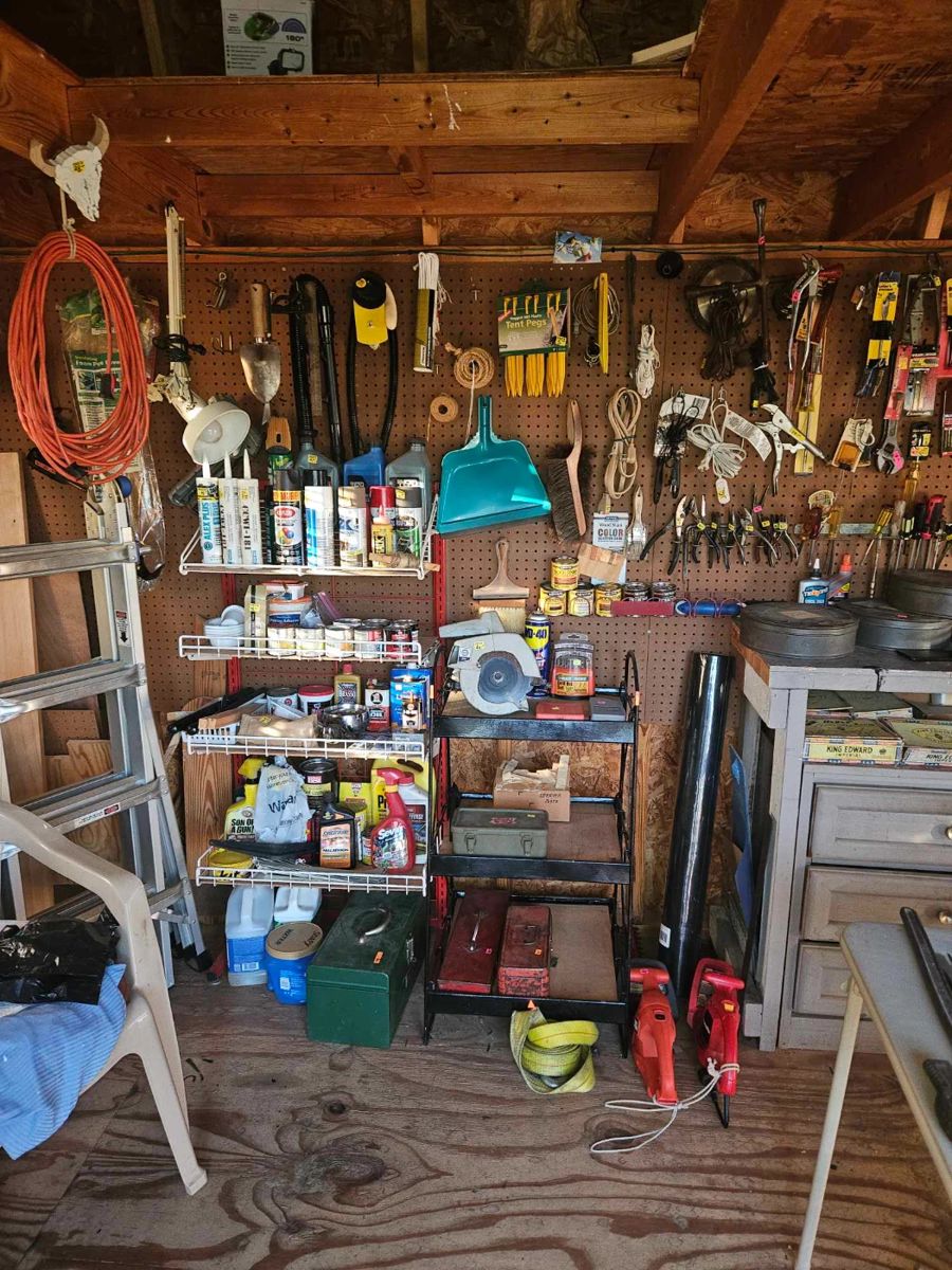 Treasure Hunt Alert Mineral Wells Estate Sale! starts on 12/8/2023