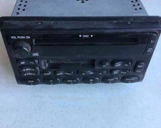 2001 Manufactured Ford Dolby AM FM CD Disk Player