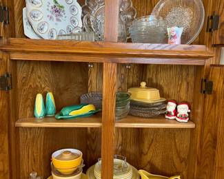 Cute corn salt and pepper shaker with matching corn butter dish. 