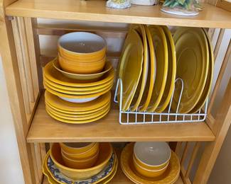Bright, cheerful yellow dinnerware