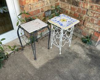 Cute outdoor drinks tables 