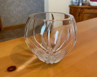 Gorgeous heavy crystal rose bowl 