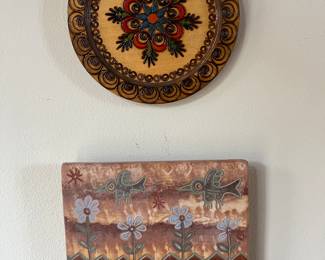 Decorative wood plate (top in photo); tile by Ceramicas Seminario.