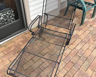 Woodard lounge chair.