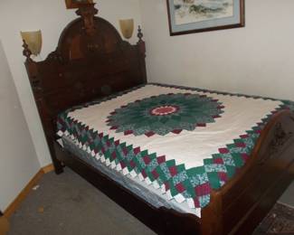 Antique full bed