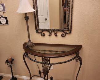 Beautiful Entry Table. Lamp, and Mirror. Only $60 OBO. Must go Sunday!