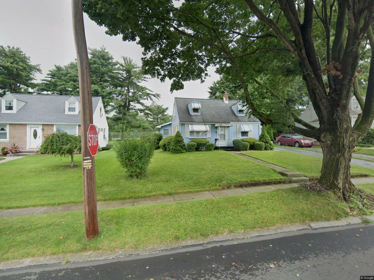 Hydrangeas’ Estate Sales In Hellertown starts on 12/16/2023