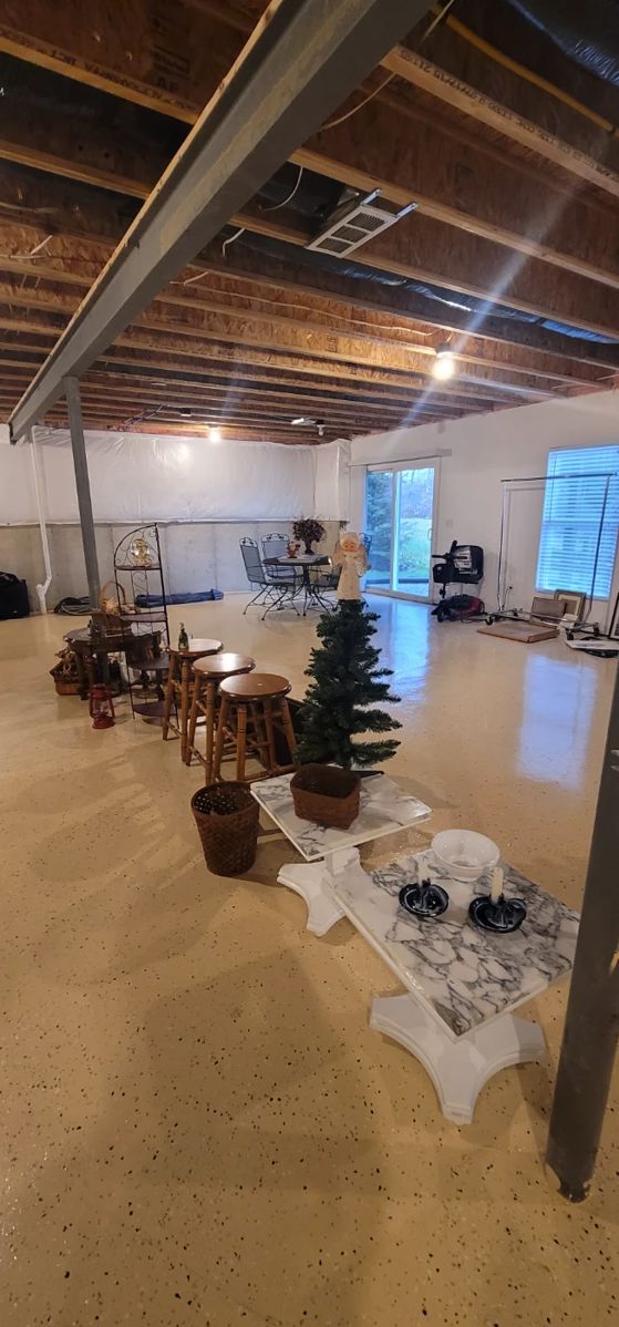 Estate Sale by LADY LIQUIDATORS in Howell, MI starts on 12/8/2023