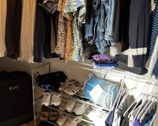 mens clothing size L and shoe size 8