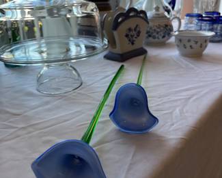 glass lilies, cake platter