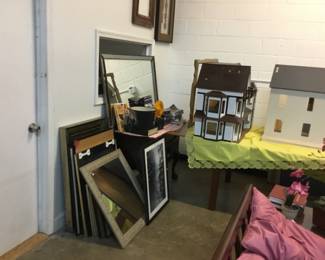Art, dollhouses 