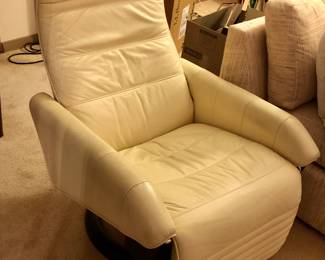 Beautiful and comfortable Recliner by Steen Ostergard 