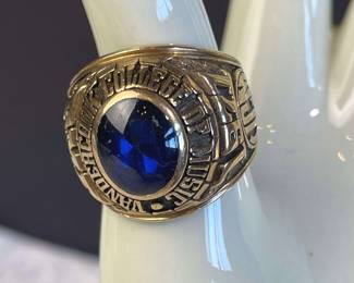 10K Gold Ring * College of Vandercook School of Music 20.87g
