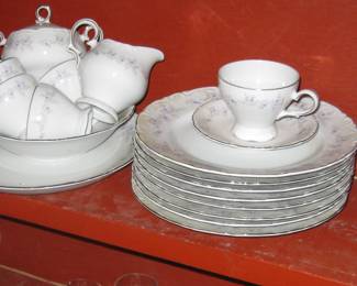 Yet another set of dishes for Estate Sale