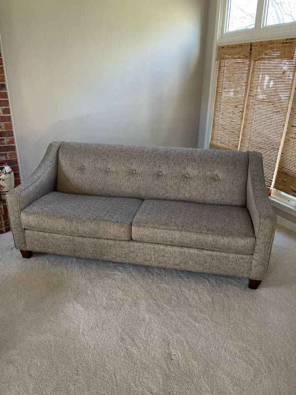 Craftmaster sofa 36 x 80 x 36 in