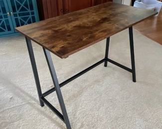 Writers desk 29 x 39.5 x 20 in